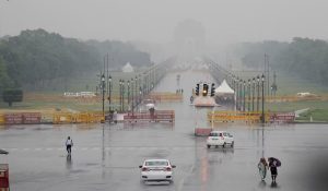 दिल्ली-NCR में झमाझम बारिश से गर्मी से मिली राहत, IMD ने तेज आंधी और बारिश का अलर्ट जारी किया