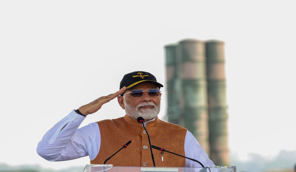 पीएम मोदी के पीछे खड़ा दिखा S-400, पाकिस्तान ने किया था तबाह करने का दावा… तस्वीर ने खोली पोल