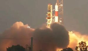 ISRO का PSLV-C61 मिशन असफल, तीसरे चरण में आई तकनीकी खराबी