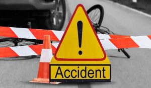Road Accident : दर्दनाक सड़क हादसा, एक ही परिवार के 4 लोगों की मौत… 3 गंभीर रूप से घायल