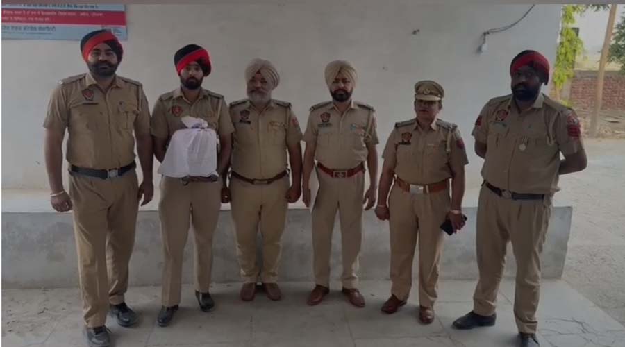 पंजाब पुलिस ने सीमा पार से मादक पदार्थ गिरोह का किया भंडाफोड़, 4 किलो हेरोइन के साथ महिला गिरफ्तार