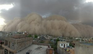 Pakistan में कहर बनकर टूटा आंधी-तूफान: 19 की मौत, 90 घायल, हाई अलर्ट जारी
