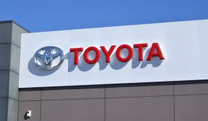 भारत में Toyota की रिकॉर्ड तोड़ बिक्री… तिमाही लाभ पर घोटाले की छाया