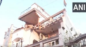 पाकिस्तान ने जम्मू में ड्रोन-मिसाइल से किया हमला… कई घर और वाहन हुए क्षतिग्रस्त