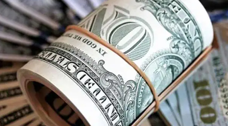 Rupee vs Dollar: सीमा पार सैन्य कार्रवाई के बाद रुपये में गिरावट, डॉलर के मुकाबले 84.66 पर खुला