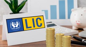 LIC के करोड़ों पॉलिसी होल्डर्स के लिए खुशखबरी! घर बैठे कर सकते हैं प्रीमियम का भुगतान