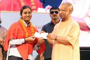 शिक्षा केवल अच्छे अंकों तक सीमित नहीं होनी चाहिये, इसे संस्कारों और राष्ट्र प्रथम की भावना से जोड़ना जरूरी: CM योगी
