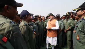 Operation Sindoor के बाद आदमपुर में जवानों से मिले PM मोदी… जवानों का जोश हुआ हाई