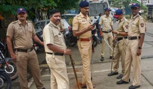 Land Mafia : मोतिहारी में भू-माफियाओं पर बड़ी कार्रवाई, RJD और जन सुराज नेताओं के घर रेड