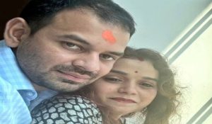 घर और पार्टी से बेदखल हुए लालू के ‘बड़े लाल’, सोशल मीडिया पर वायरल हो रही अनुष्का संग तस्वीरें