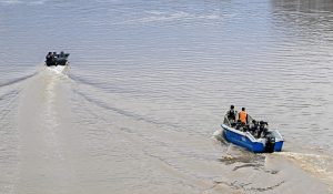 अमेरिका में नाव पलटने से 3 लोगों की मौत, 9 लापता… बचाव अभियान जारी