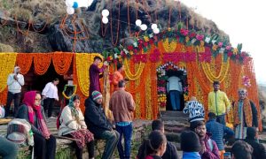 हर-हर महादेव के नारे के साथ रुद्रनाथ मंदिर के खुले कपाट, बड़ी संख्या में श्रद्धालुओं ने किए दर्शन