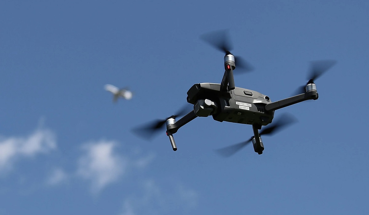 India- Pak War : मुंबई में उड़ता दिखा ड्रोन, इलाके में दहशत का माहौल… पुलिस ने दर्ज किया मामला