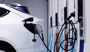 2032 तक सड़कों पर दौड़ेगी 123 मिलियन EV : रिपोर्ट