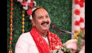 Pradeep Mishra : लड़कियों की नाभी ढकी रहेगी तो सुरक्षा बनी रहेगी… कथावाचक प्रदीप मिश्रा की टिप्पणी से मचा बवाल
