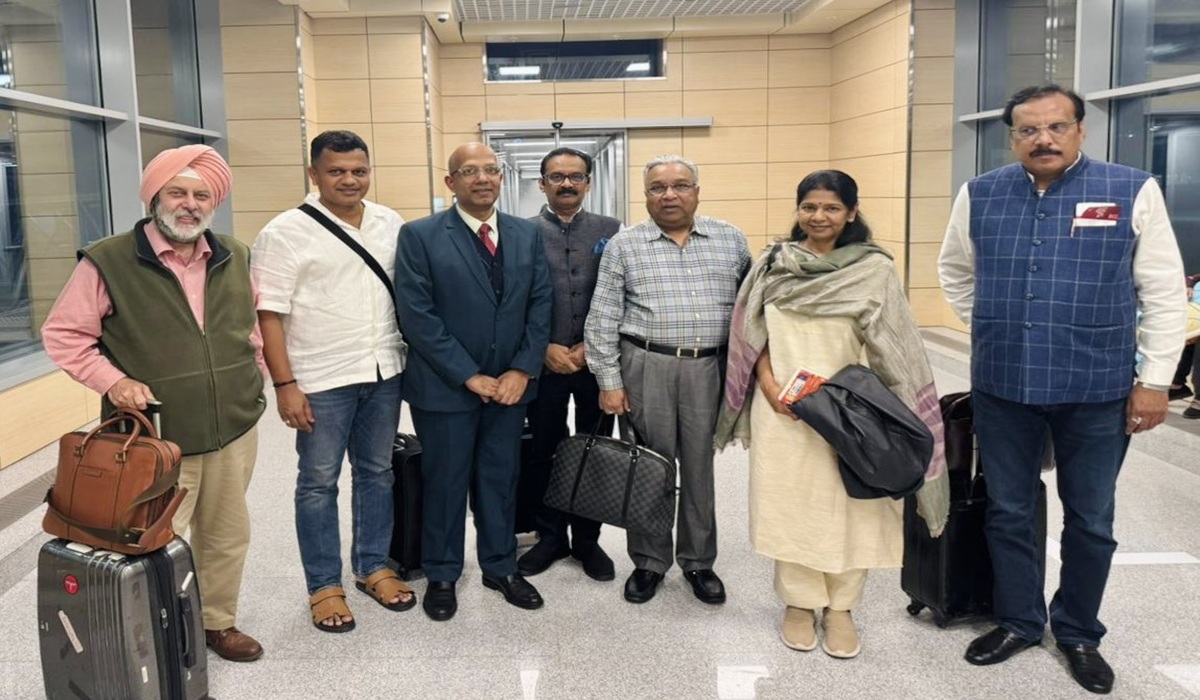 रूस में ड्रोन हमले की चपेट में आया भारतीय सांसदों का डेलिगेशन, एयरपोर्ट पर मची अफरातफरी