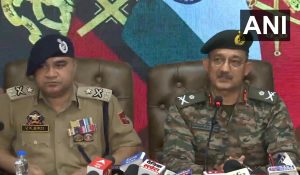 ’48 घंटे में 6 आतंकवादी ढेर किए’, शोपियां-त्राल एनकाउंटर पर सेना और पुलिस का साझा प्रेस कॉन्फ्रेंस