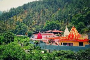 Kainchi Dham: कैंची धाम की क्यों है इतनी लोकप्रियता, देश-विदेश आते हैं भक्त, जानें आश्रम जाने का सही समय, रूट और खर्च