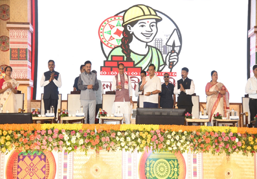 केंद्रीय मंत्री शिवराज सिंह चौहान ने गुवाहाटी में 55,000 PMAY-G घरों के वर्चुअल गृहप्रवेश समारोह में लिया भाग