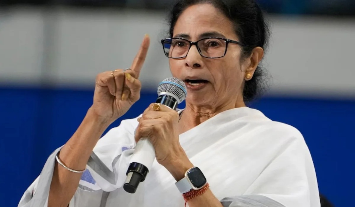 ‘प्रतिनिधिमंडल में कौन जाएगा, यह पार्टी तय करेगी, केंद्र नहीं’, सीएम ममता बनर्जी का विरोध