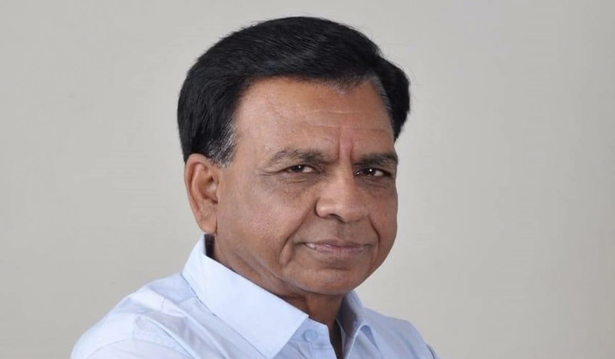 ‘सेना PM मोदी के चरणों में नतमस्तक’ बयान पर विवाद, कांग्रेस ने MP डिप्टी CM देवड़ा से मांगा इस्तीफा