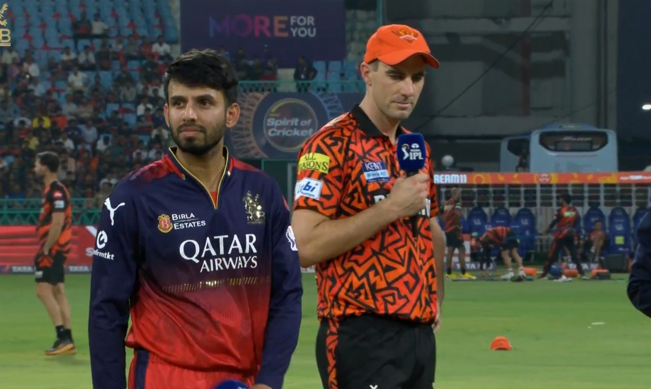 RCB vs SRH : आरसीबी का टॉस जीतकर गेंदबाजी का फैसला, सनराइजर्स टीम में हेड की वापसी, देखें प्लेइंग 11