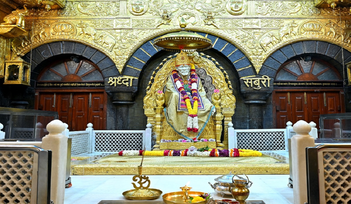 Shirdi Sai Mandir संस्थान ने लागू की नई दान नीति, भक्तों को मिलेगा VVIP दर्शन और विशेष सम्मान
