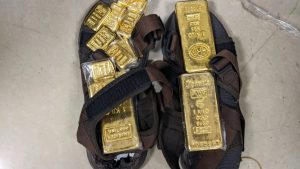 चप्पल से निकला 3.86 करोड़ का सोना, मुंबई एयरपोर्ट पर विदेशी नागरिक गिरफ्तार