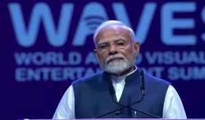 PM Modi Mumbai Visit : PM मोदी ने मुंबई में WAVES 2025 समिट का किया उद्घाटन, कहा- वेव्स सिर्फ एक शब्द नहीं, लहर है
