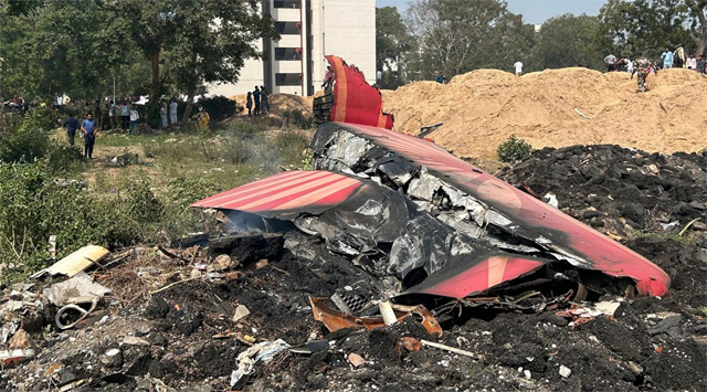 Ahmedabad plane crash: पहले भी कई बार आ चुकी हैं बोइंग 787-8 ड्रीमलाइनर में तकनीकी समस्याएं, सुरक्षा को लेकर उठने लगे सवाल