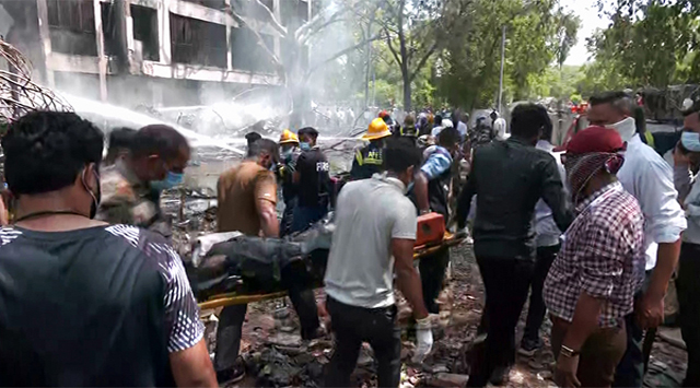 Ahmedabad plane crash: “बहुत सारे शव; पहचानना बहुत मुश्किल”; दुर्घटनाग्रस्त विमान में सवार यात्रियों के रिश्तेदार बोले