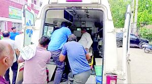 हरियाणा: महम में दिनदिहाड़े दुकानदार पर चाकुओं से किया हमला