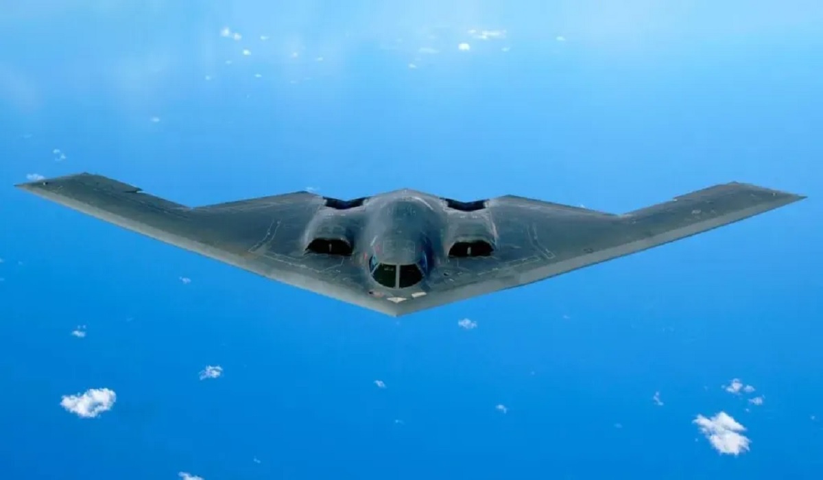 B-2 STEALTH BOMBERS क्या, जिसकी मदद से अमेरिका ने ईरान में तबाह किए परमाणु ठिकाने; कितना घातक?