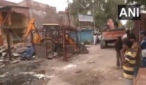 Madrasi Camp Delhi : एक्शन में दिल्ली सरकार, जंगपुरा के मद्रासी कैंप में चलाया अतिक्रमण हटाव अभियान