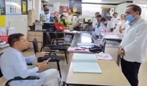 Video : ज़ुबान पर काबू रखना सीखो… गोवा के स्वास्थ्य मंत्री ने डॉक्टर को लगाई फटकार