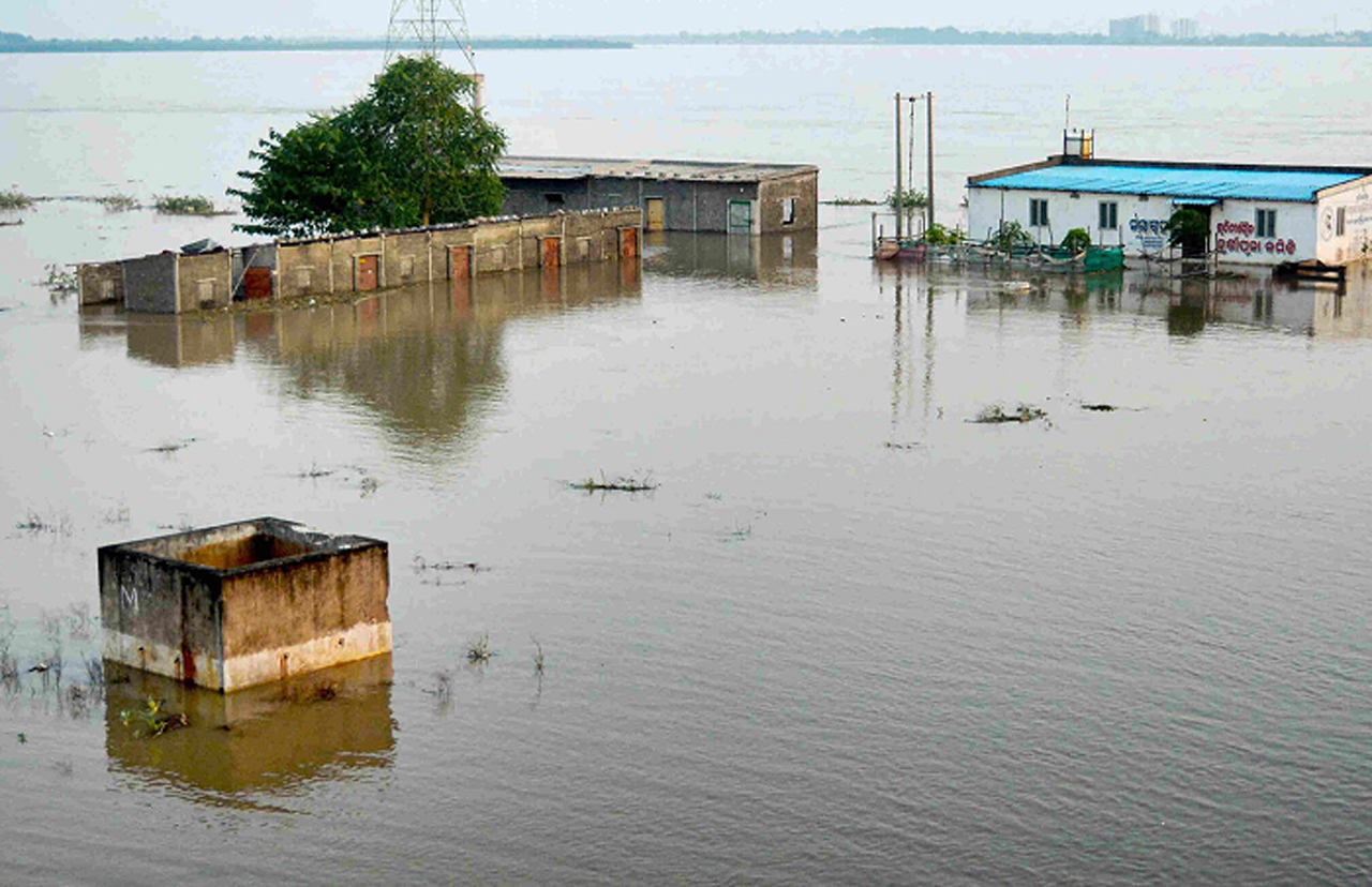 Odisha Flood : ओडिशा में कूदरत का कहर! 50 गांव जलमग्न, रेस्क्यू आप्रेशन जारी   
