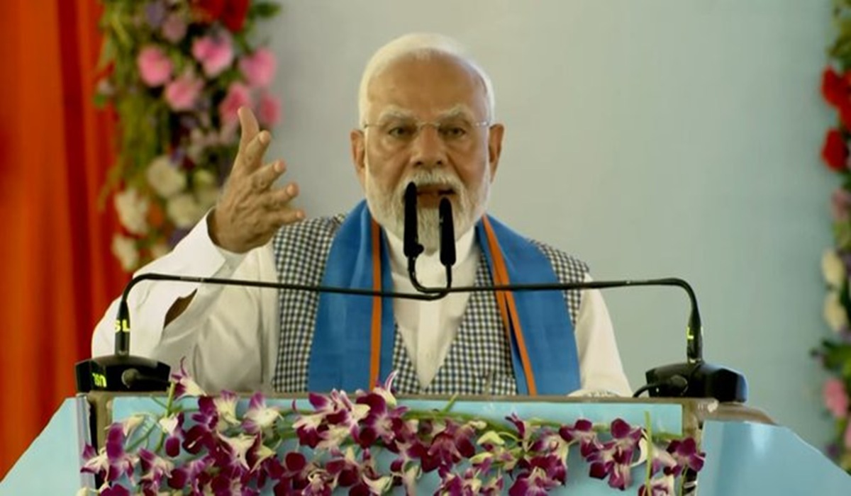 ‘पंजे और लालटेन वालों ने बिहार के स्वाभिमान को ठेस पहुंचाई’, सीवान से PM मोदी का जोरदार हमला