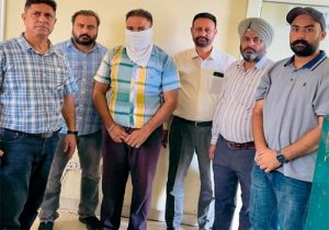 विजिलेंस ब्यूरो ने ब्लॉक समिति पटवारी को 20,000 रुपये की रिश्वत लेते रंगे हाथों किया गिरफ्तार