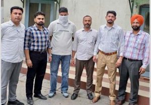 विजिलेंस ब्यूरो ने हेड कांस्टेबल को 30,000 रुपये की रिश्वत लेते रंगे हाथों किया गिरफ्तार