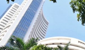 शेयर बाजार के शुरुआती कारोबार में गिरावट, तेल की कीमतों में आया उछाल, जानिए Sensex और Nifty के हाल