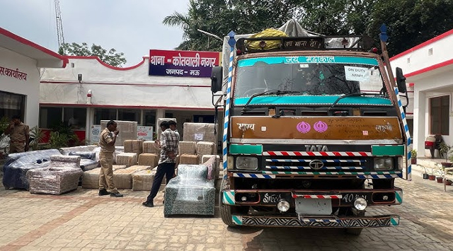 सेना के लोगो वाले वाहन से 3 करोड़ से अधिक कीमत का गांजा बरामद