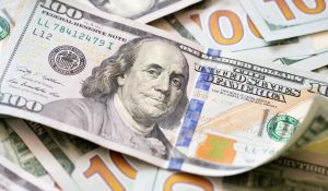 Rupee vs Dollar: रुपया शुरुआती कारोबार में 6 पैसे बढ़कर 85.51 प्रति डॉलर पर पहुंचा