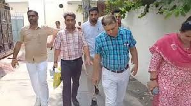 Anti Corruption Bureau ने DC के निजी सहायक को 3.5 लाख रुपए रिश्वत लेते रंगे हाथ किया गिरफ्तार