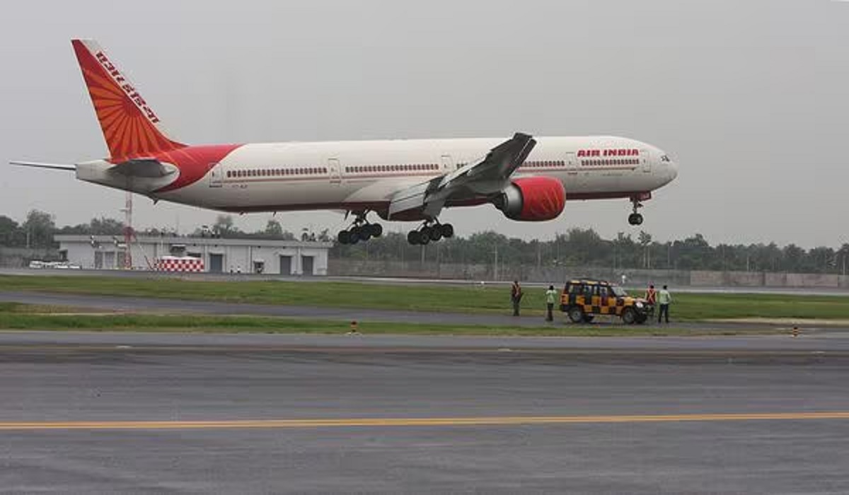 Delhi Airport : IGI एयरपोर्ट से रोजाना 114 उड़ाने होंगी रद्द, 86 का बदलेगा समय… जानिए क्या है पूरा मामला