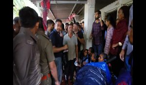 गुजरात के भावनगर में बाढ़ जैसे हालात, बारिश में फंसे दर्जनों बच्चे… IMD ने जारी किया अलर्ट