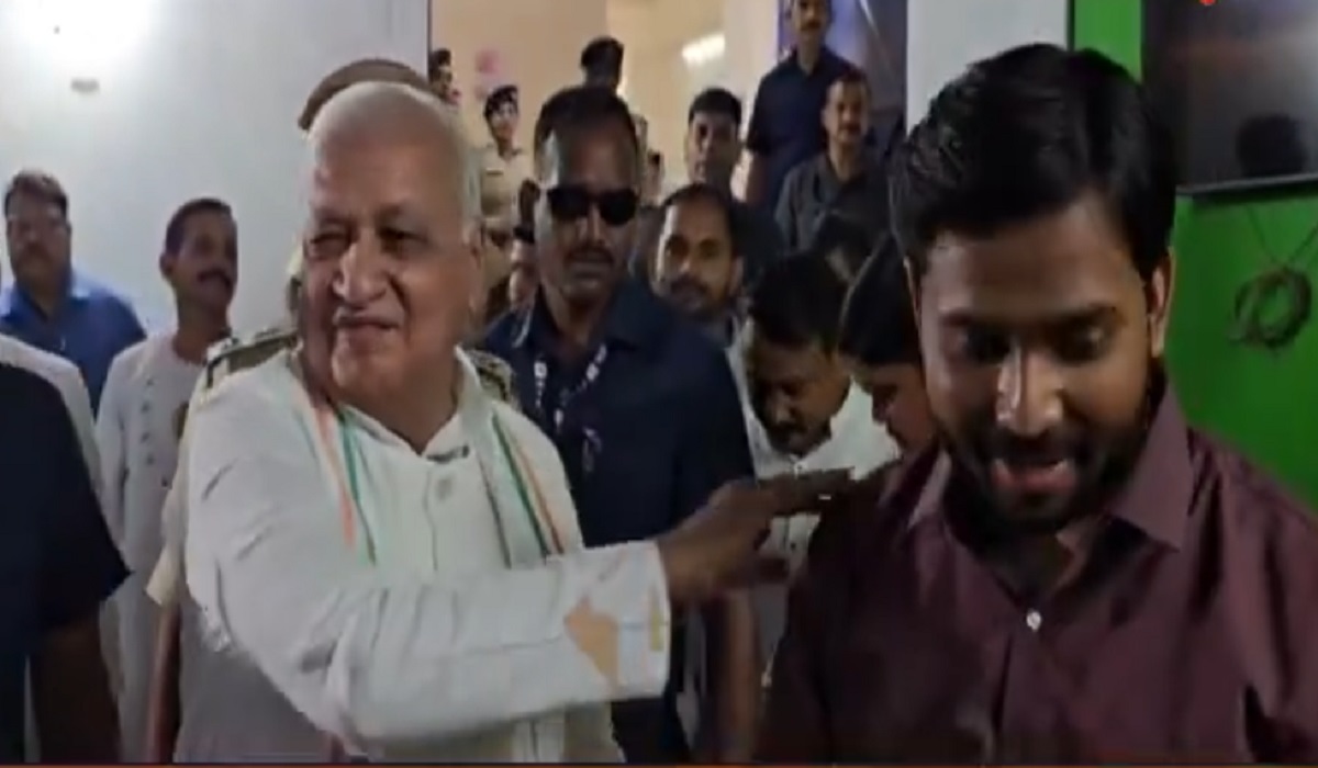 Video : अचानक खान सर से मिलने पहुंचे राज्यपाल आरिफ मोहम्मद खान… जानिए क्या है पूरा मामला