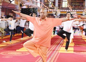Yoga Day 2025 : तन के साथ-साथ मन को भी स्वस्थ बनाता है योग: CM योगी
