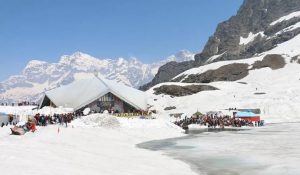 अब तक 30,000 श्रद्धालुओं ने किए श्री हेमकुंड साहिब के दर्शन