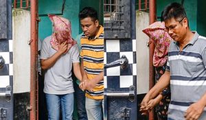 Kolkata Gangrape: पीड़िता के साथ दरिंदगी की सीसीटीवी फुटेज आई सामने, गेट से घसीटकर अंदर ले जाते दिखे दो आरोपी