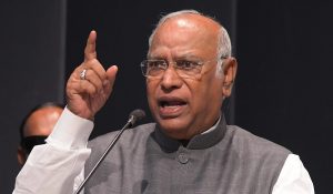 ‘संविधान का एक शब्द भी छुआ गया तो हम पूरी ताकत से लड़ेंगे’, दत्तात्रेय होसबाले के बयान पर भड़के खरगे